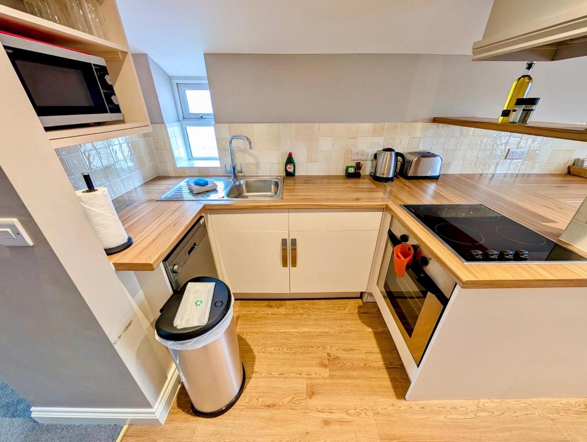 Peartree Serviced Apartments Salisbury Exterior photo